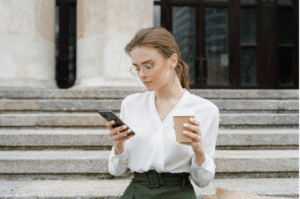 Las Apps de préstamos confiables no solicitan pagos por adelantado.