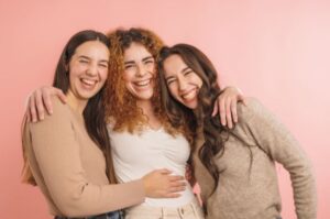 Un desayuno sorpresa es uno de los mejores 5 regalos para este día de la mujer.